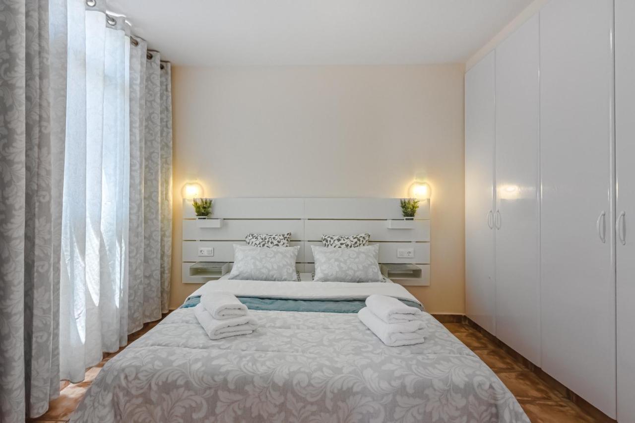 Apartment Apart America - 150 Meters From The Beach, Free Wi-Fi Arona  Exteriör bild