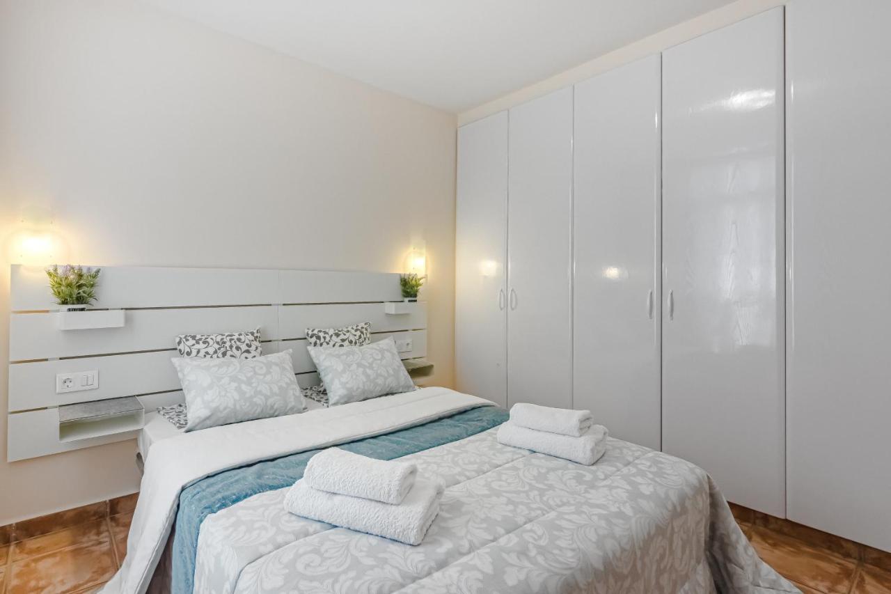 Apartment Apart America - 150 Meters From The Beach, Free Wi-Fi Arona  Exteriör bild